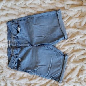 Levi Bermuda shorts, size 32. Like new